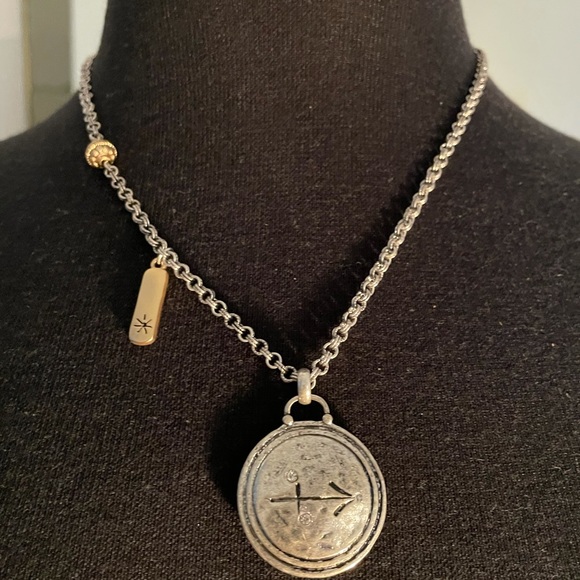 NWT! Chico’s Sagittarius Adjustable and reversible silver pendant necklace - Picture 4 of 5